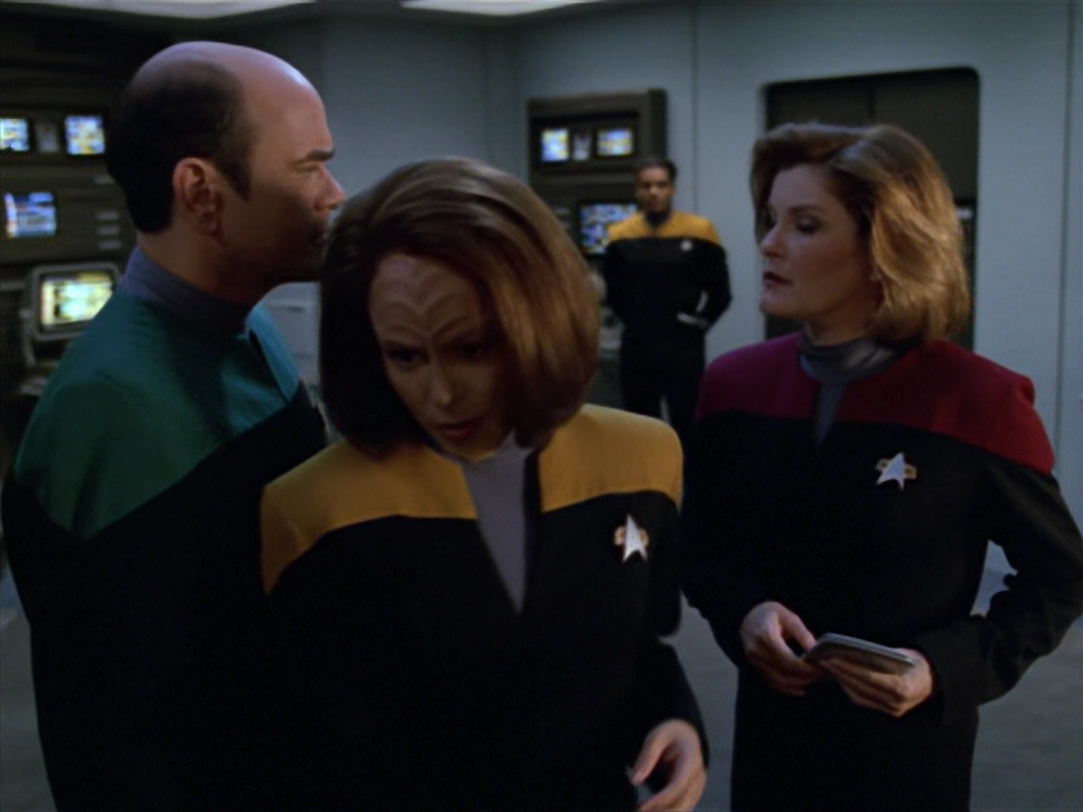 extant_StarTrek_VOY_5x08-NothingHuman_00575.jpg