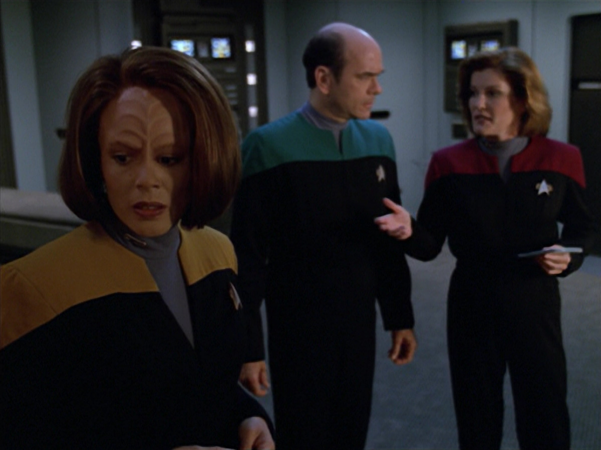 extant_StarTrek_VOY_5x08-NothingHuman_00585.jpg