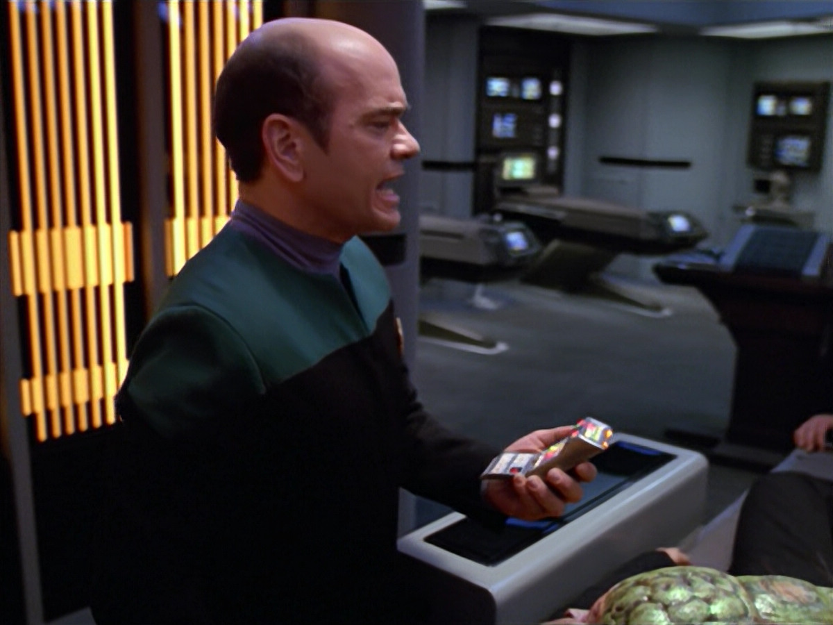extant_StarTrek_VOY_5x08-NothingHuman_00629.jpg