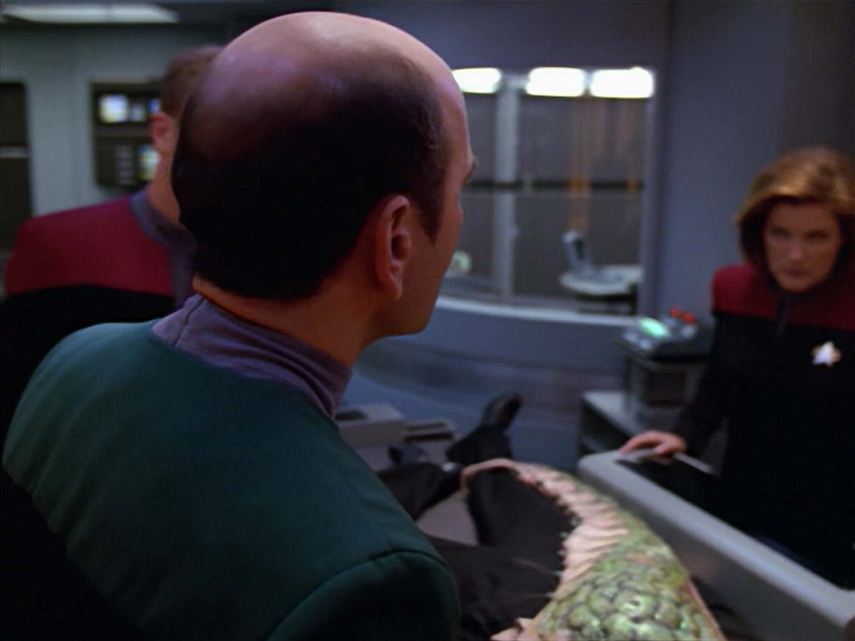 extant_StarTrek_VOY_5x08-NothingHuman_00637.jpg