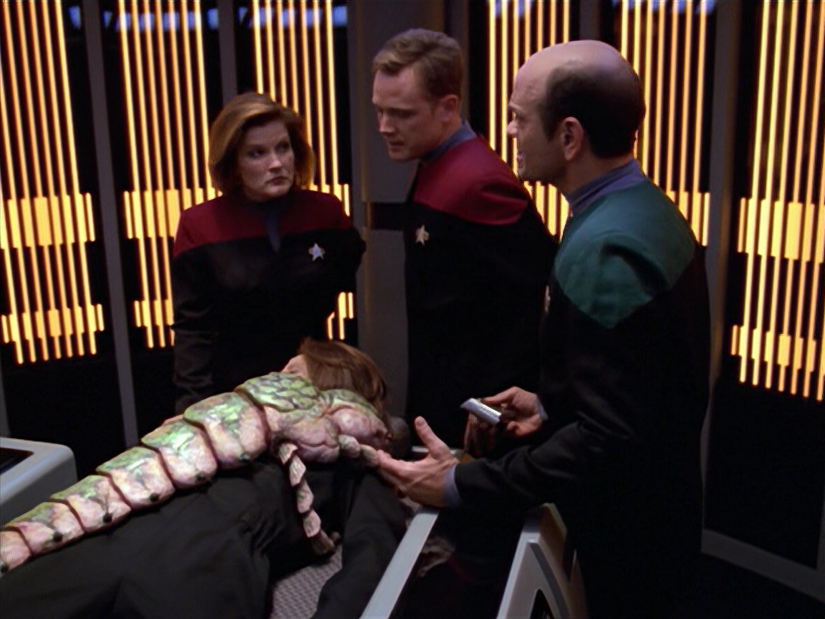 extant_StarTrek_VOY_5x08-NothingHuman_00651.jpg