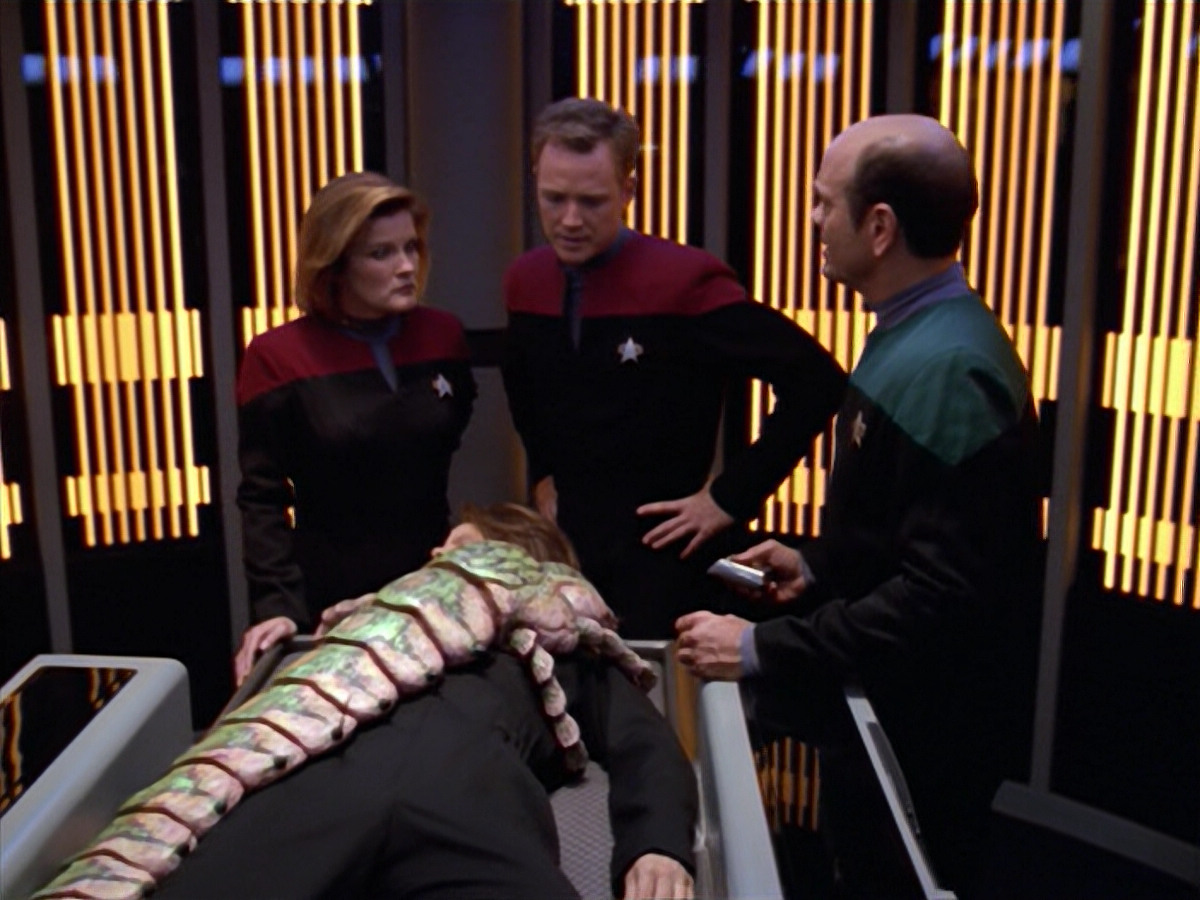 extant_StarTrek_VOY_5x08-NothingHuman_00653.jpg