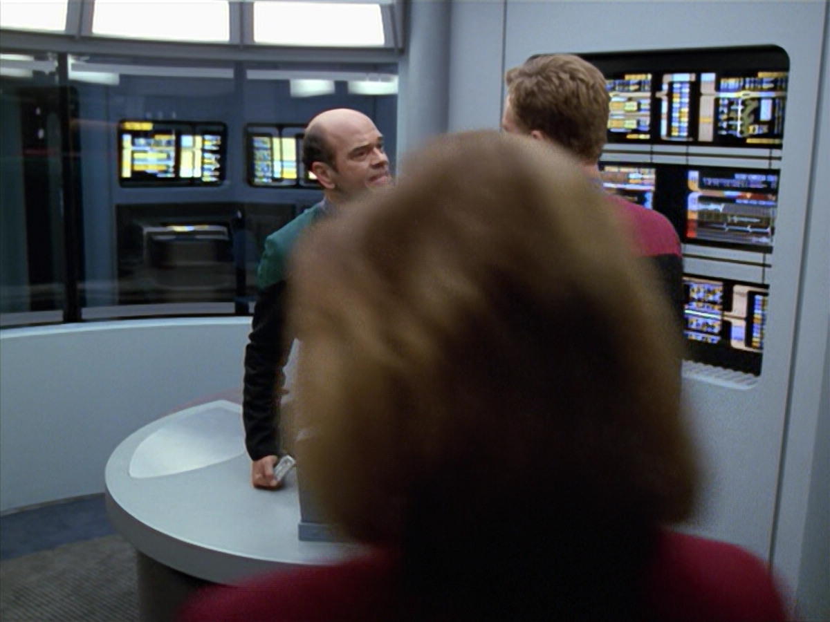 extant_StarTrek_VOY_5x08-NothingHuman_00673.jpg