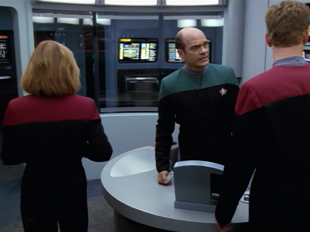 extant_StarTrek_VOY_5x08-NothingHuman_00675.jpg