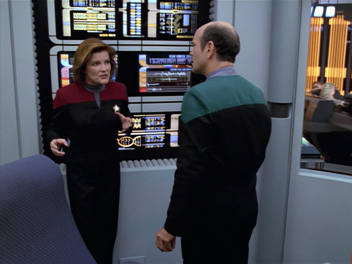 extant_StarTrek_VOY_5x08-NothingHuman_00690.jpg