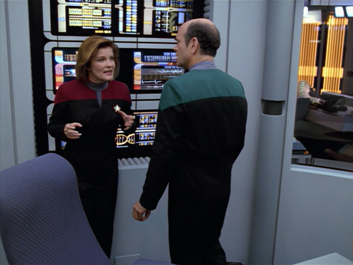 extant_StarTrek_VOY_5x08-NothingHuman_00691.jpg
