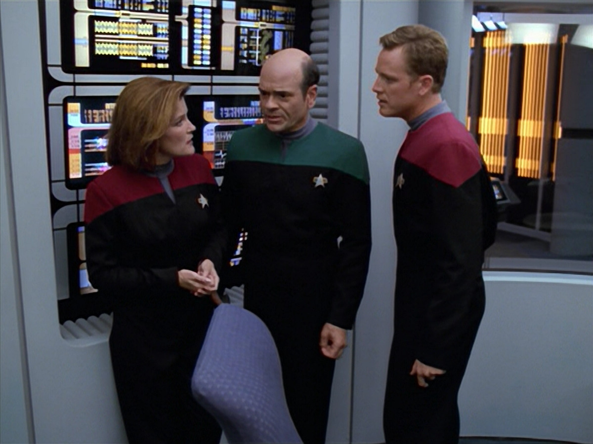 extant_StarTrek_VOY_5x08-NothingHuman_00697.jpg