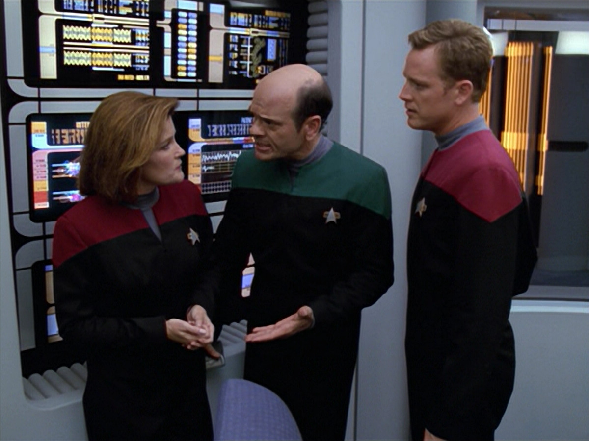extant_StarTrek_VOY_5x08-NothingHuman_00702.jpg