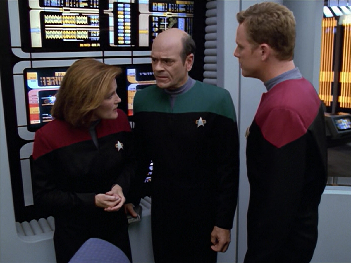 extant_StarTrek_VOY_5x08-NothingHuman_00707.jpg