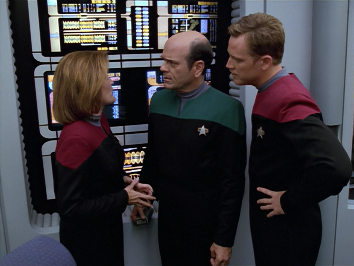 extant_StarTrek_VOY_5x08-NothingHuman_00711.jpg