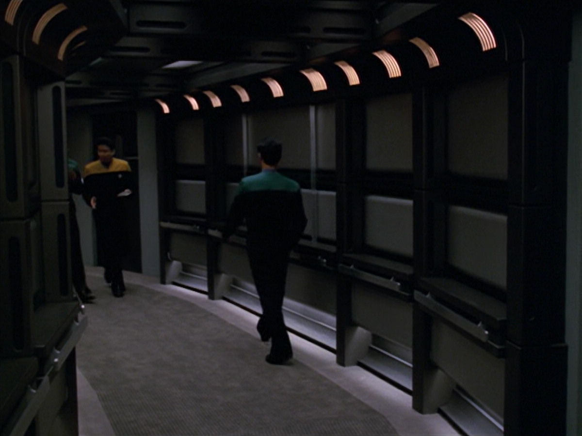 extant_StarTrek_VOY_5x08-NothingHuman_00731.jpg