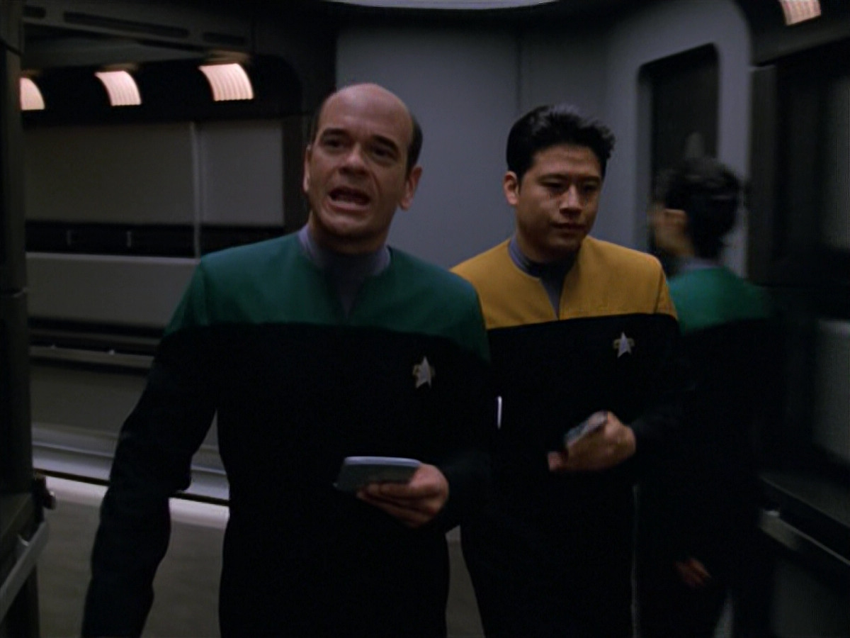 extant_StarTrek_VOY_5x08-NothingHuman_00743.jpg