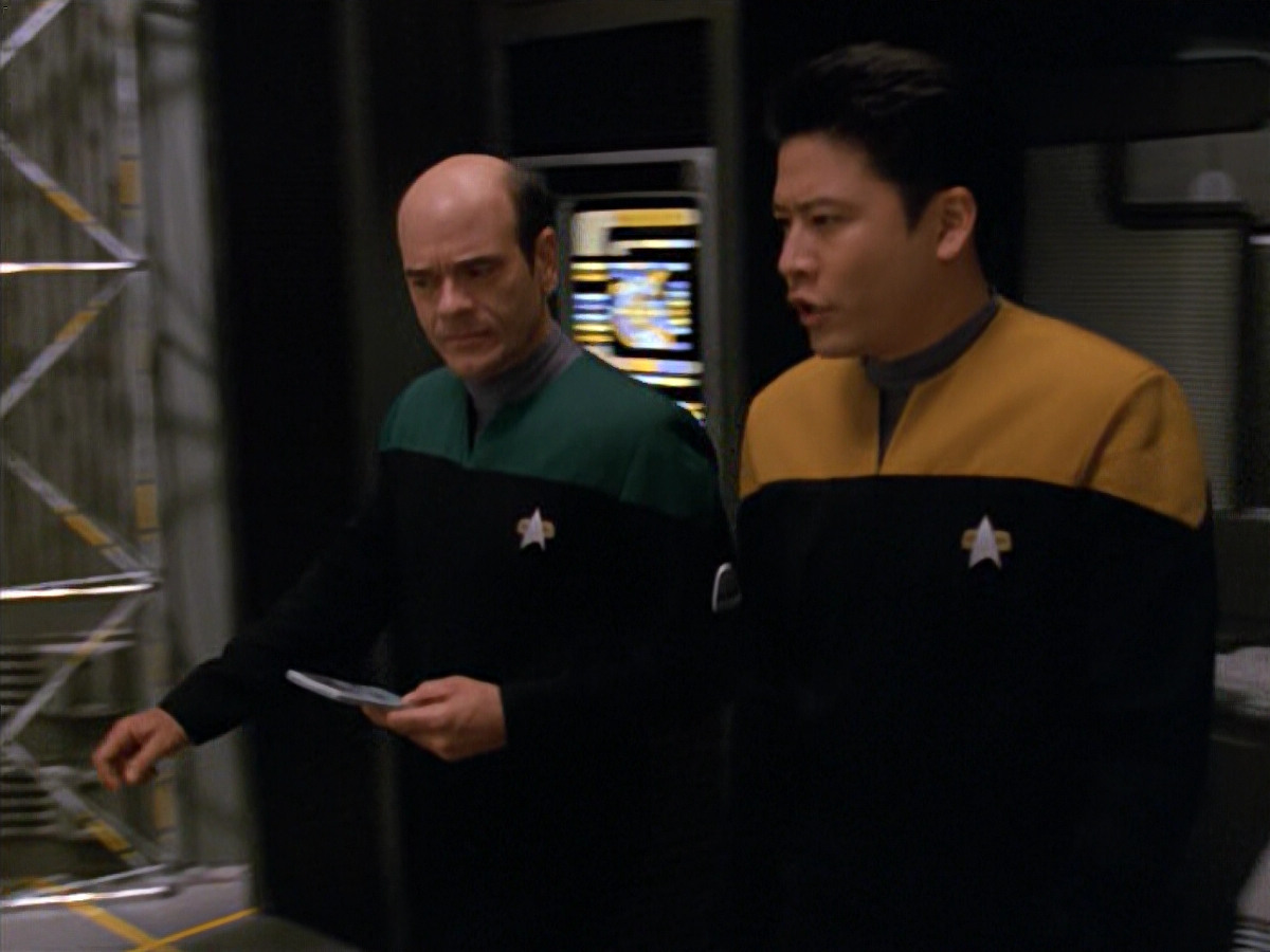 extant_StarTrek_VOY_5x08-NothingHuman_00753.jpg