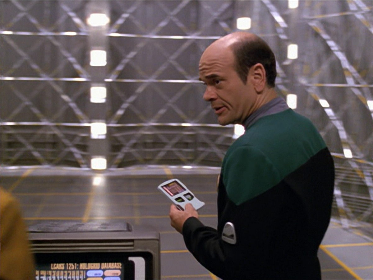 extant_StarTrek_VOY_5x08-NothingHuman_00762.jpg