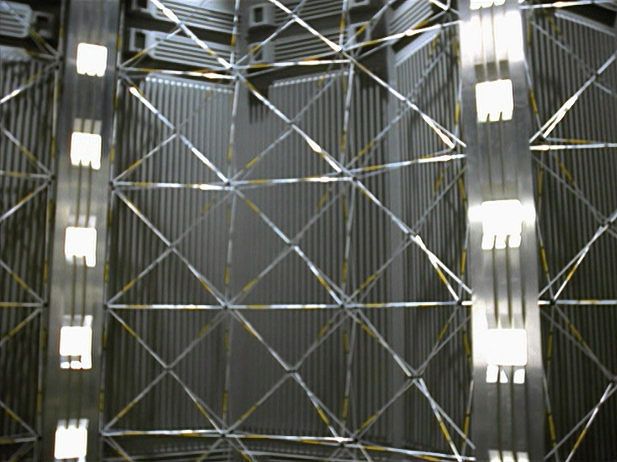 extant_StarTrek_VOY_5x08-NothingHuman_00770.jpg