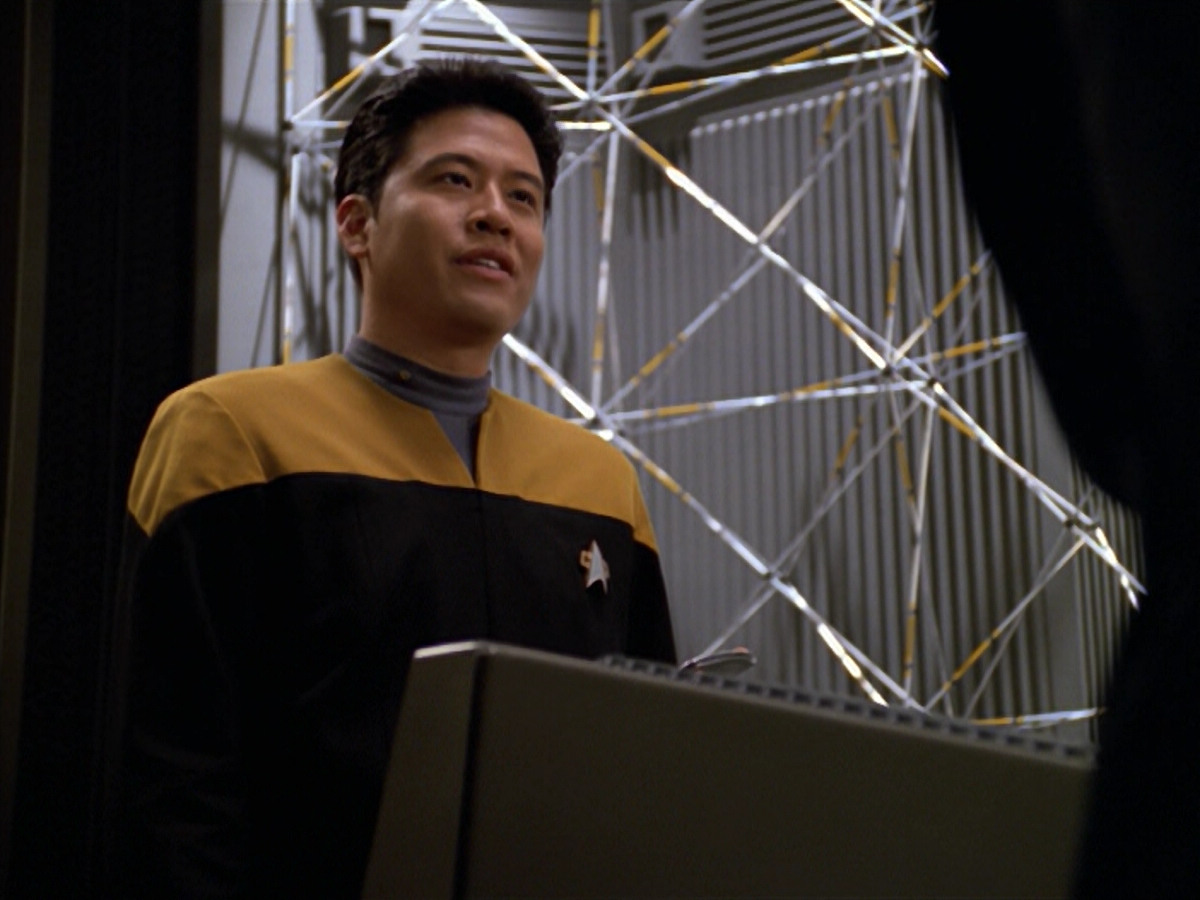 extant_StarTrek_VOY_5x08-NothingHuman_00776.jpg