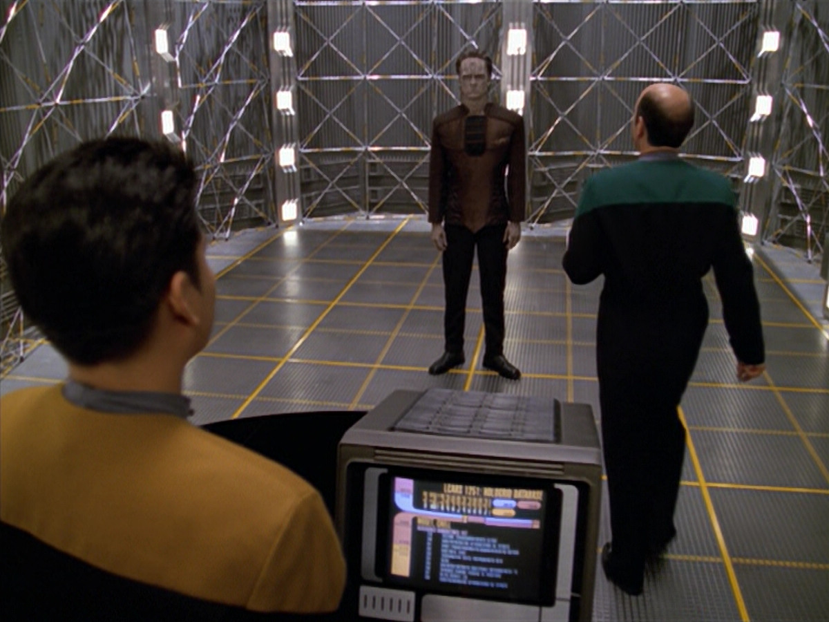 extant_StarTrek_VOY_5x08-NothingHuman_00815.jpg