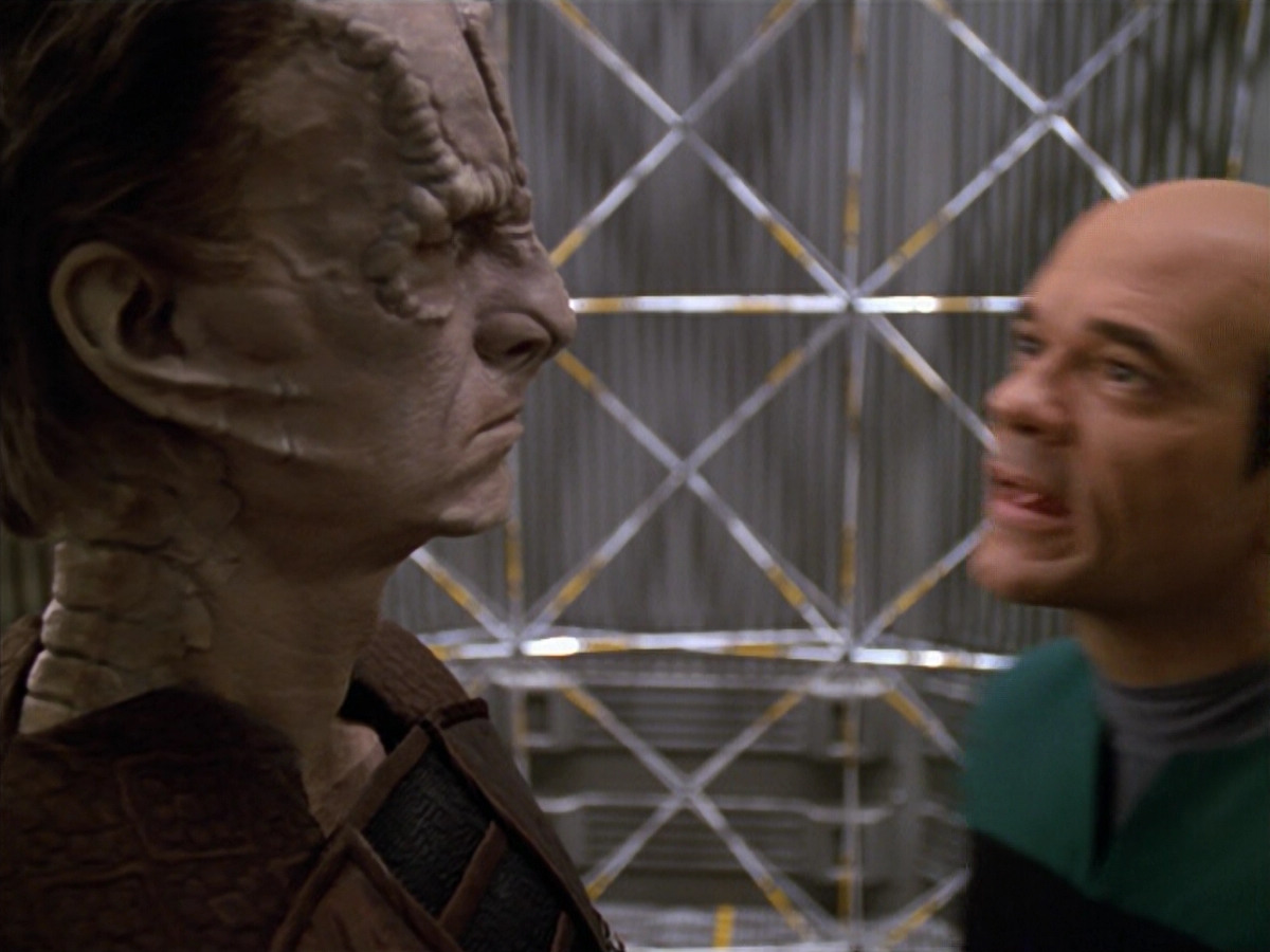extant_StarTrek_VOY_5x08-NothingHuman_00817.jpg