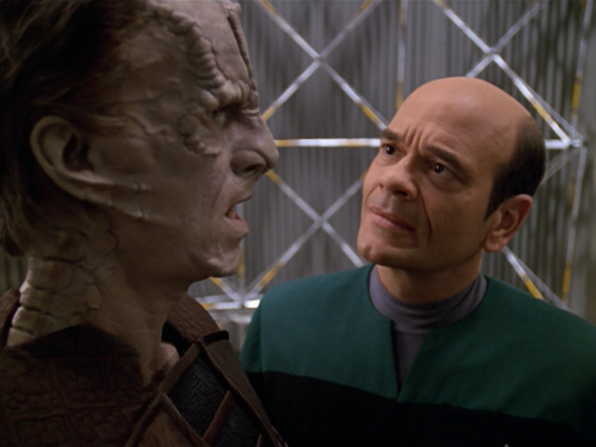 extant_StarTrek_VOY_5x08-NothingHuman_00825.jpg