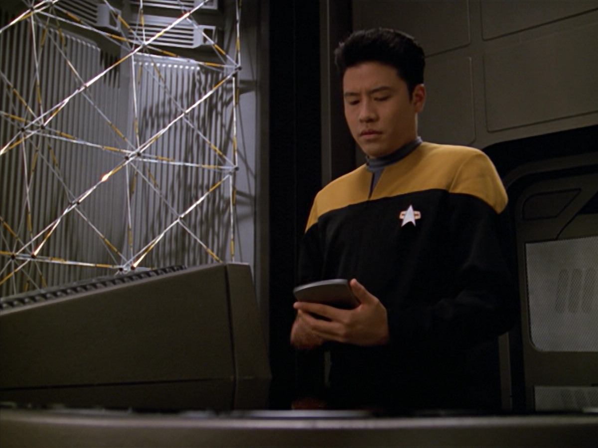 extant_StarTrek_VOY_5x08-NothingHuman_00828.jpg