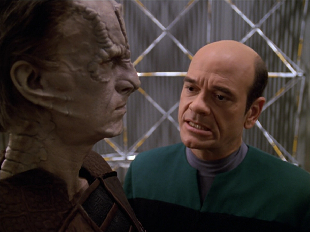 extant_StarTrek_VOY_5x08-NothingHuman_00833.jpg