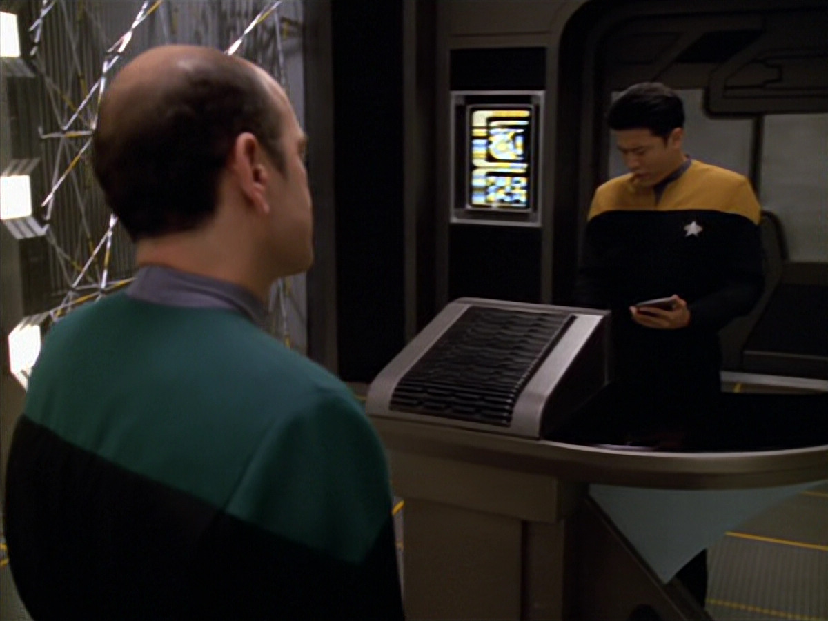 extant_StarTrek_VOY_5x08-NothingHuman_00837.jpg