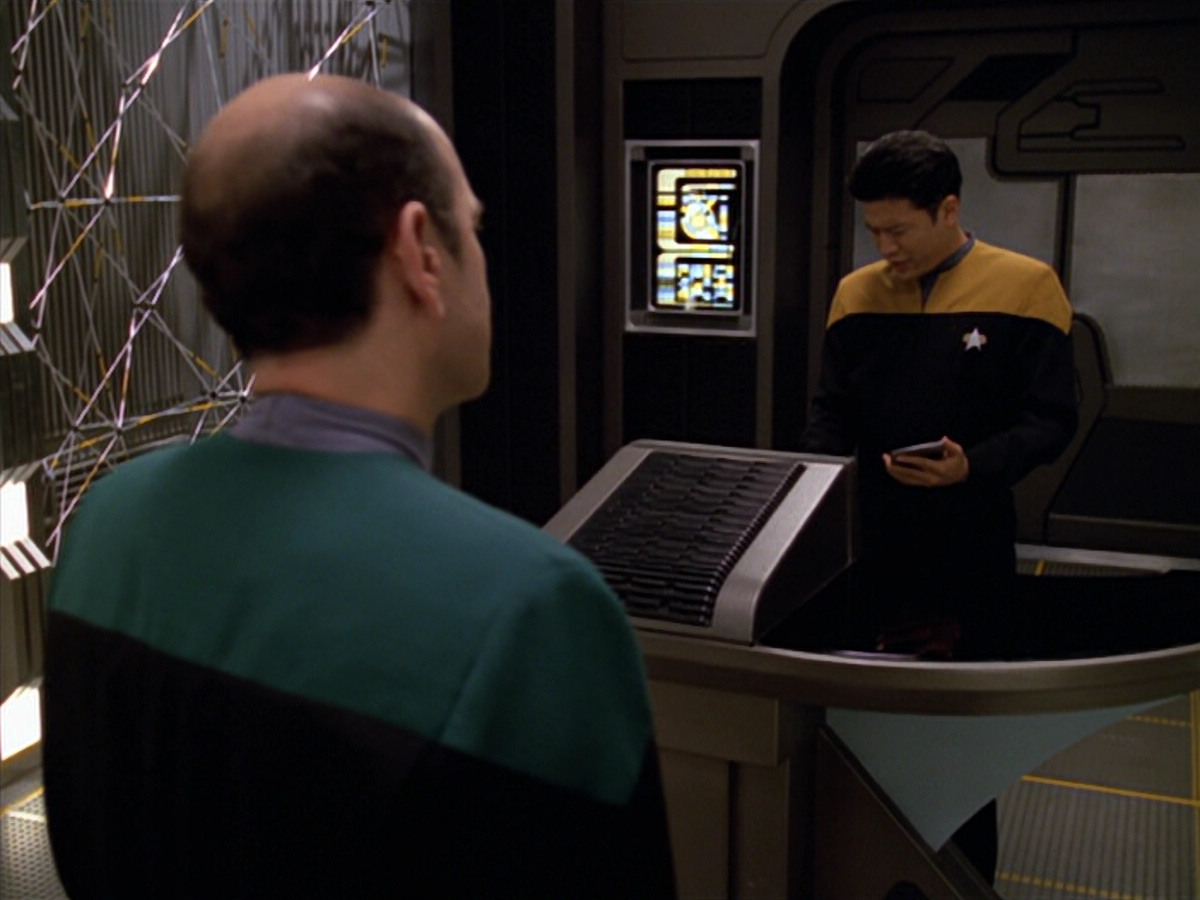 extant_StarTrek_VOY_5x08-NothingHuman_00838.jpg