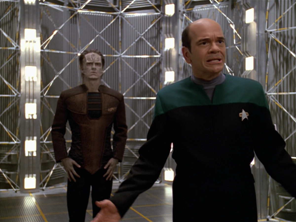 extant_StarTrek_VOY_5x08-NothingHuman_00840.jpg