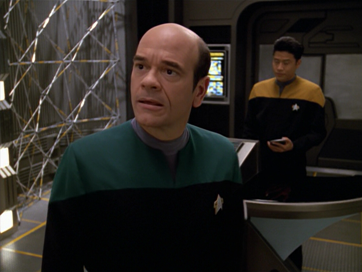 extant_StarTrek_VOY_5x08-NothingHuman_00854.jpg