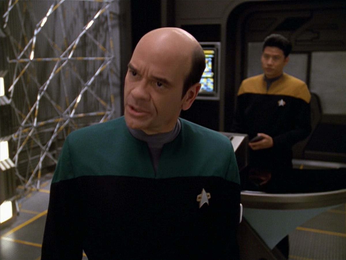 extant_StarTrek_VOY_5x08-NothingHuman_00855.jpg