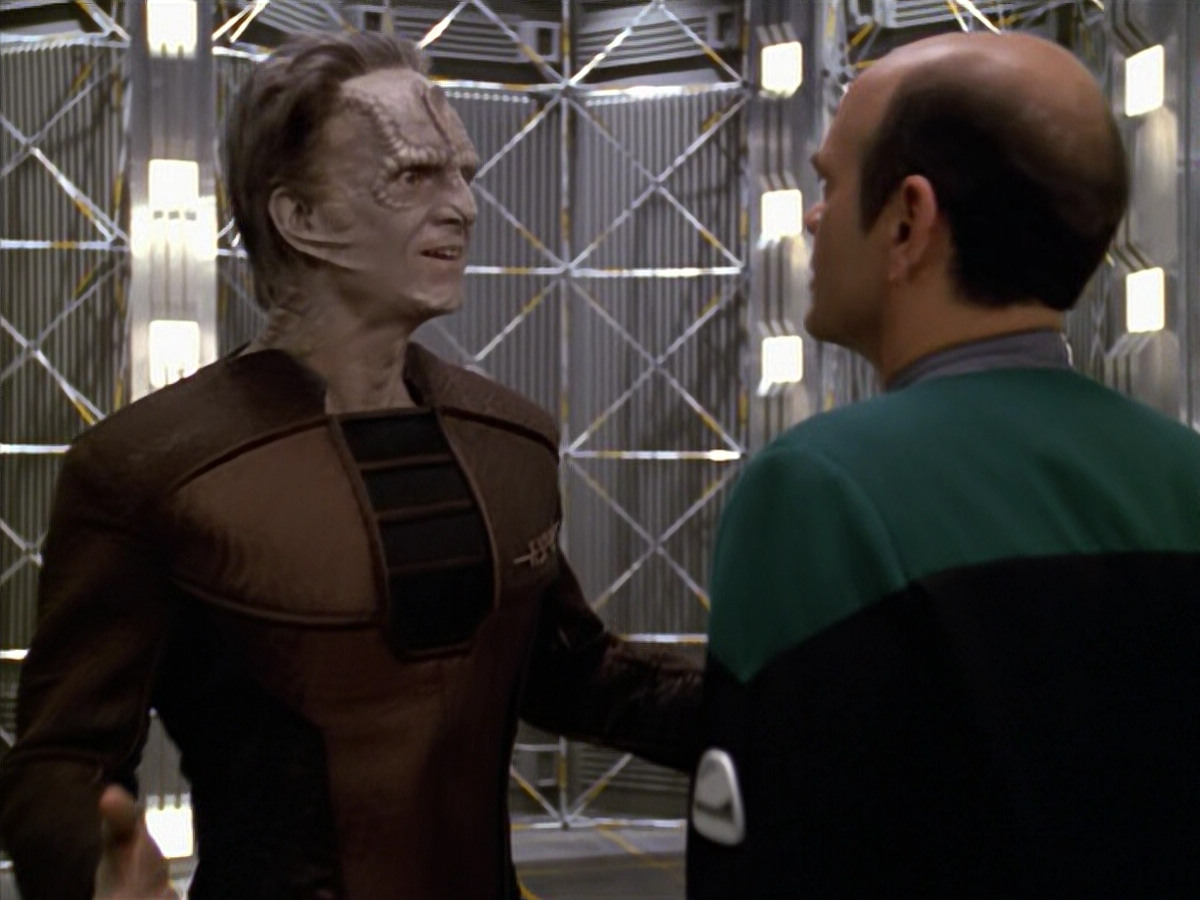 extant_StarTrek_VOY_5x08-NothingHuman_00861.jpg