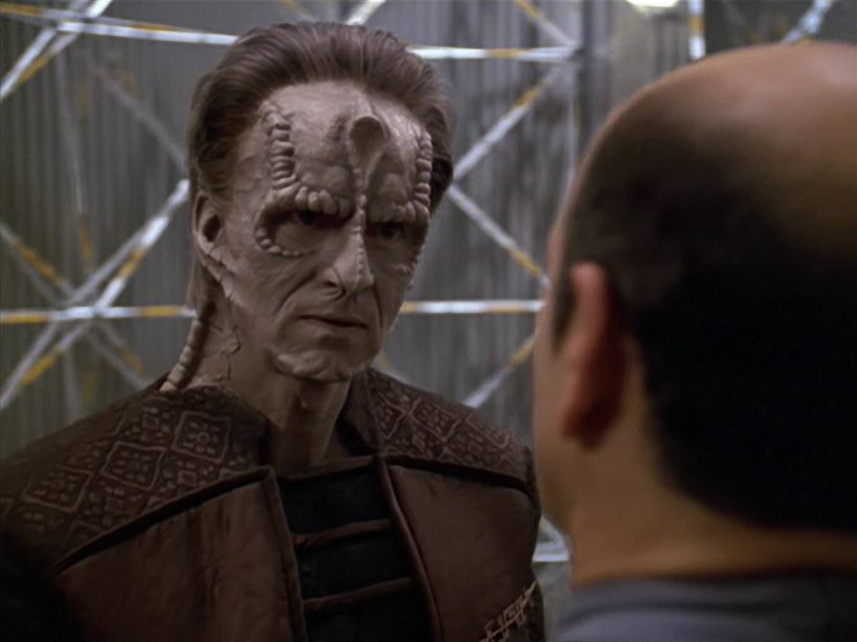 extant_StarTrek_VOY_5x08-NothingHuman_00880.jpg
