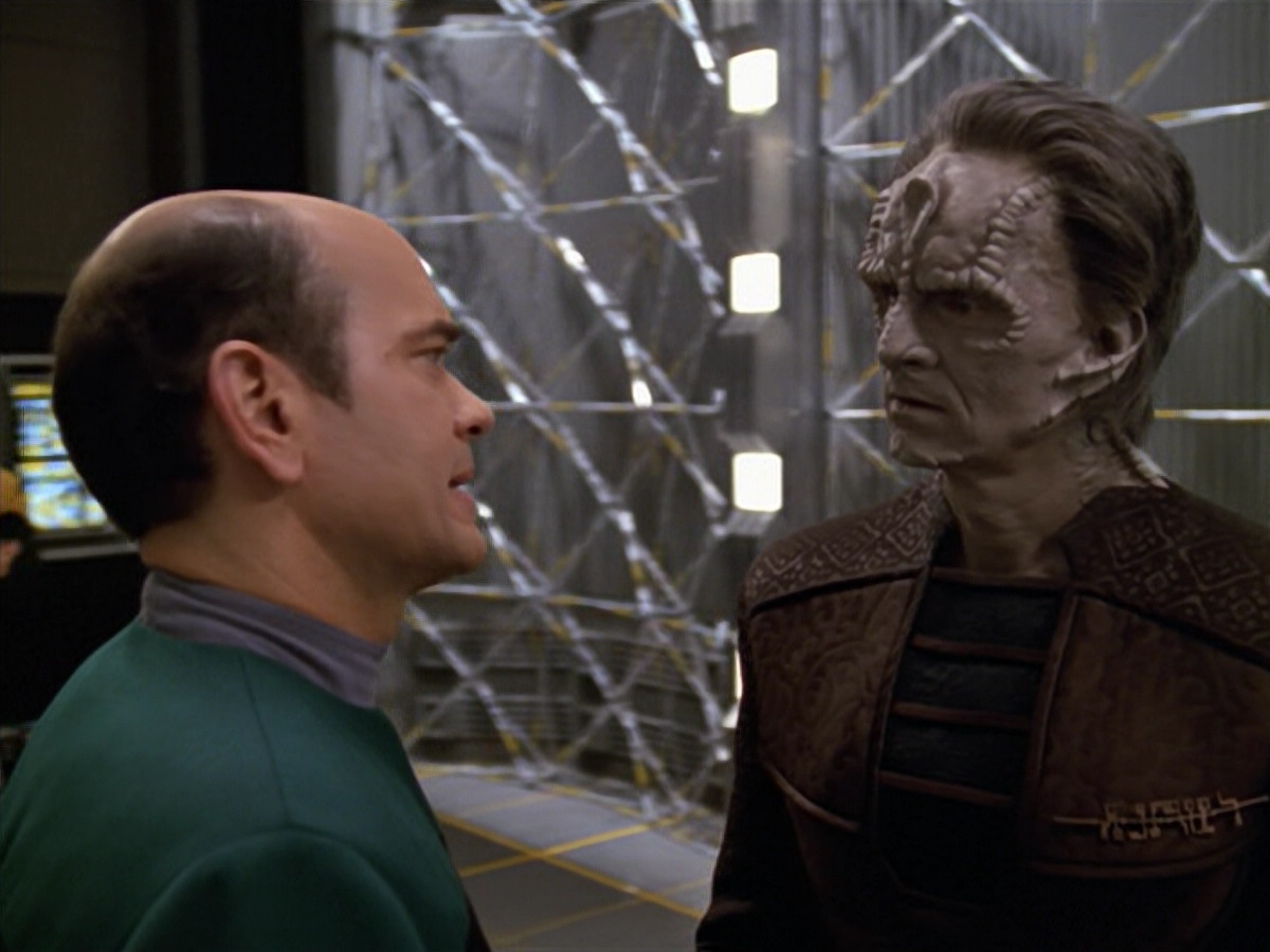 extant_StarTrek_VOY_5x08-NothingHuman_00886.jpg