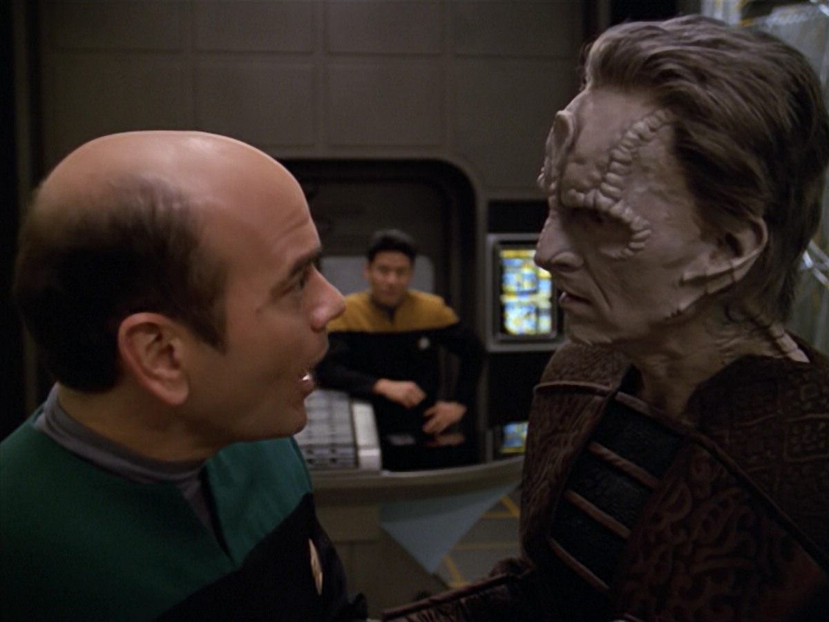 extant_StarTrek_VOY_5x08-NothingHuman_00926.jpg