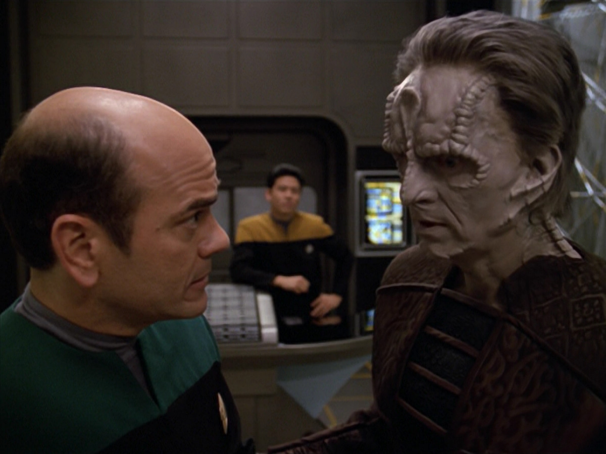 extant_StarTrek_VOY_5x08-NothingHuman_00933.jpg