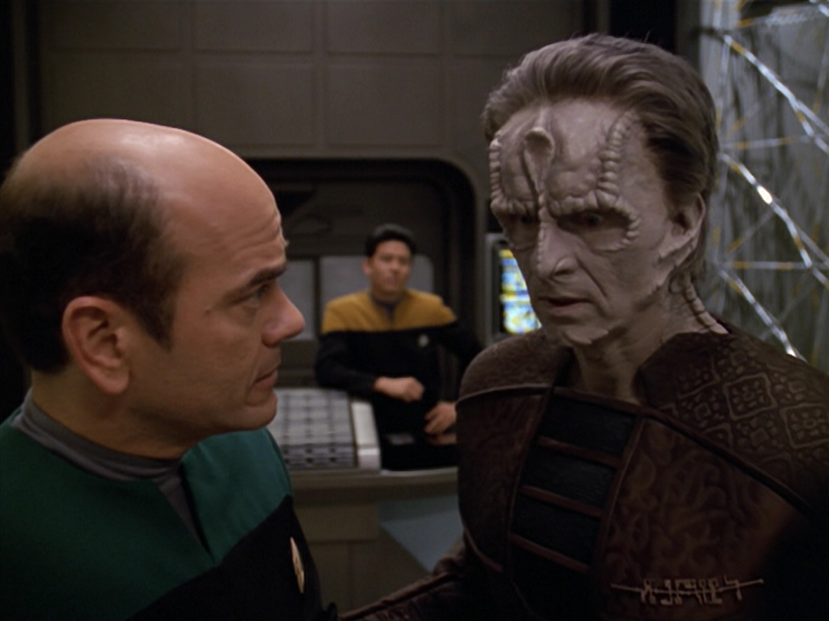 extant_StarTrek_VOY_5x08-NothingHuman_00934.jpg