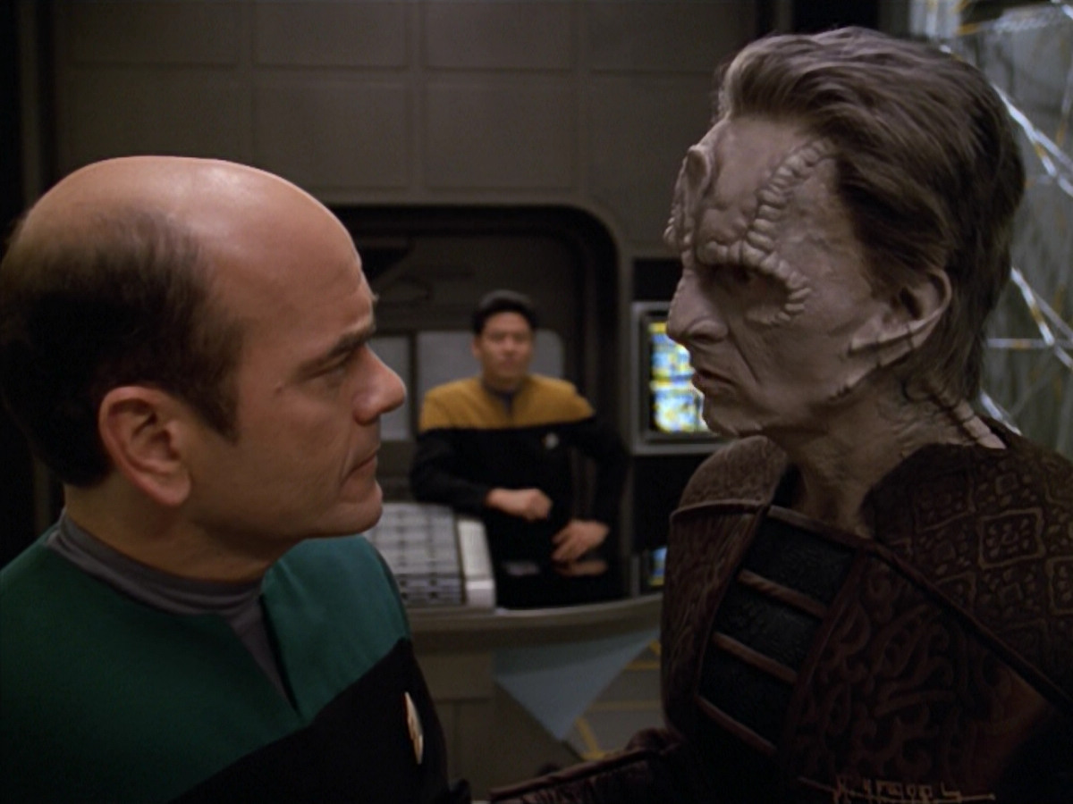 extant_StarTrek_VOY_5x08-NothingHuman_00937.jpg