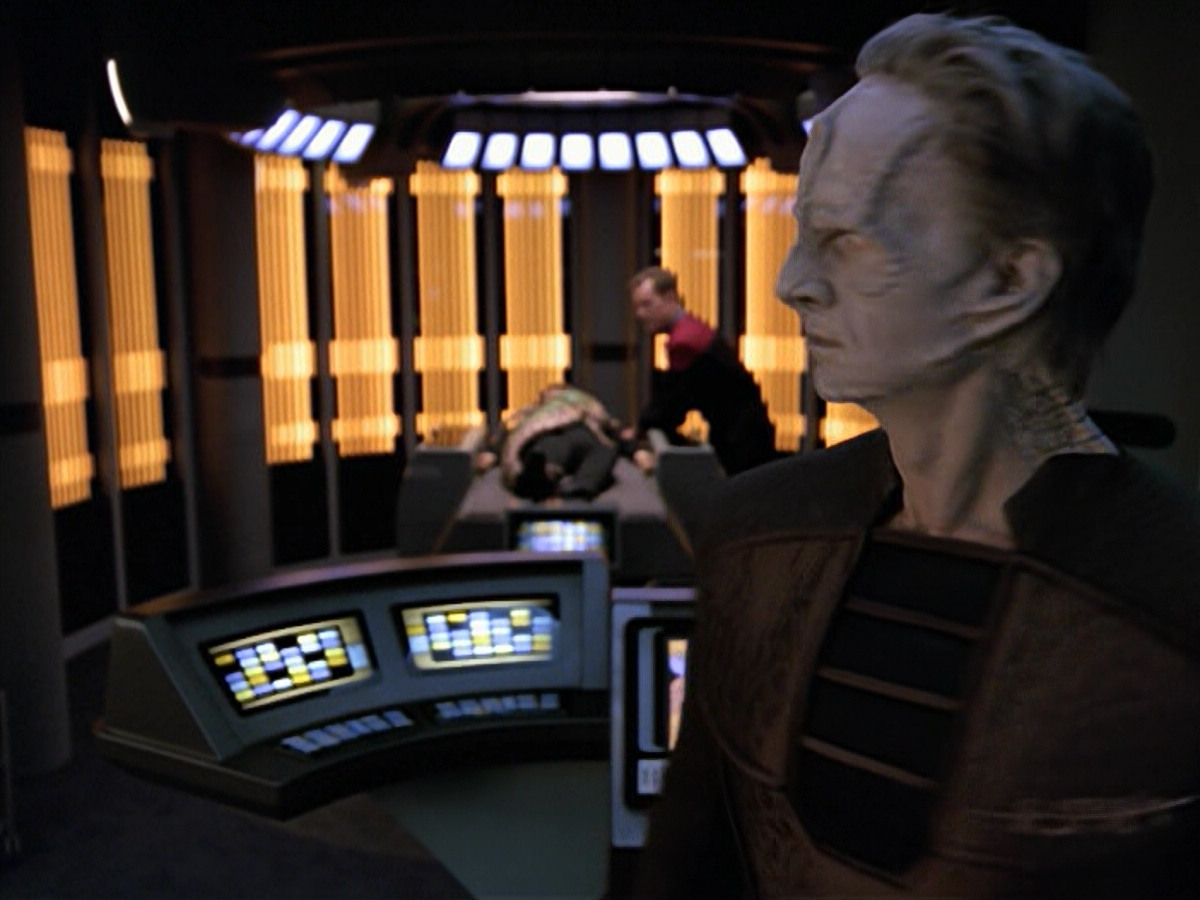 extant_StarTrek_VOY_5x08-NothingHuman_00956.jpg