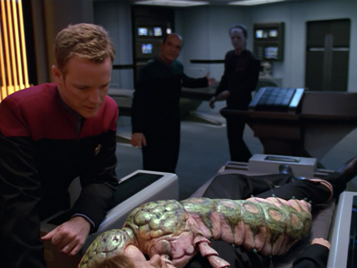 extant_StarTrek_VOY_5x08-NothingHuman_00958.jpg