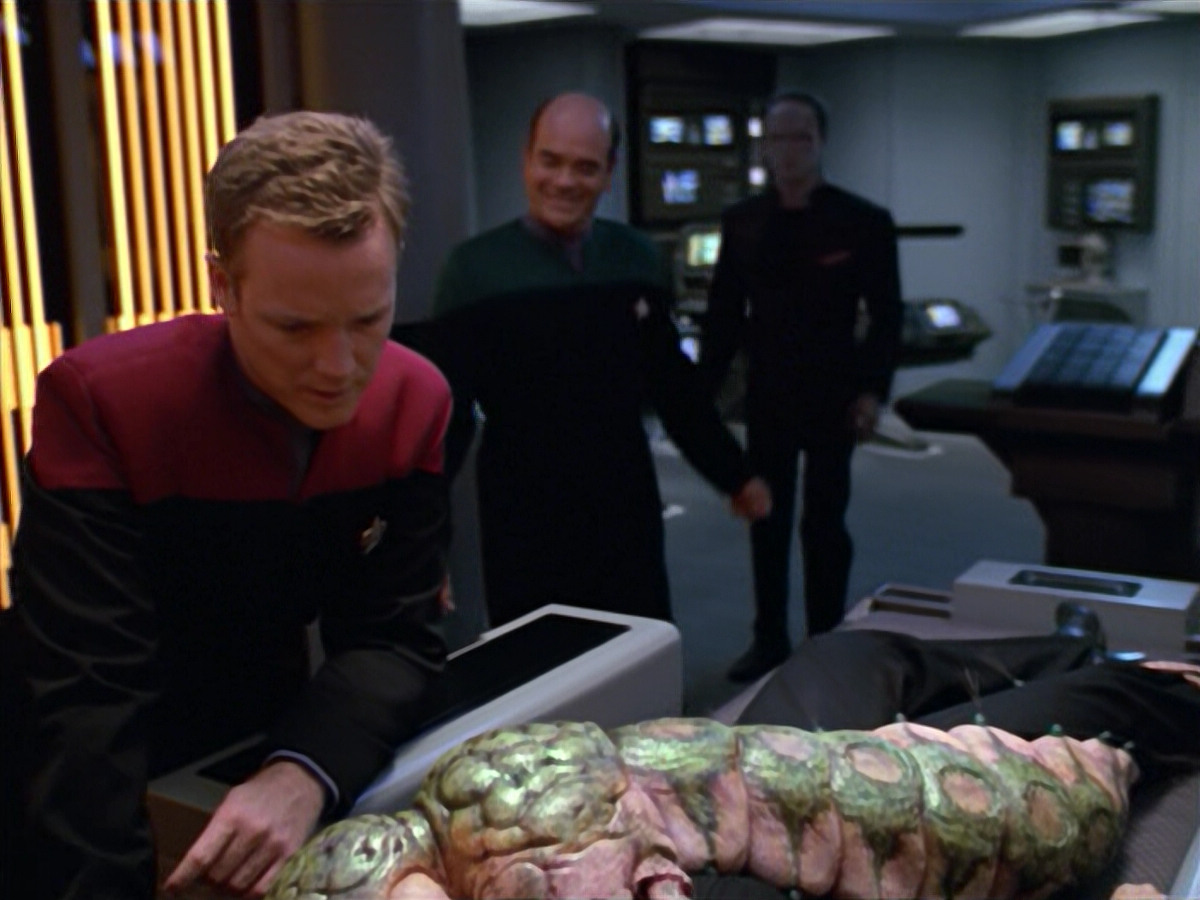 extant_StarTrek_VOY_5x08-NothingHuman_00959.jpg