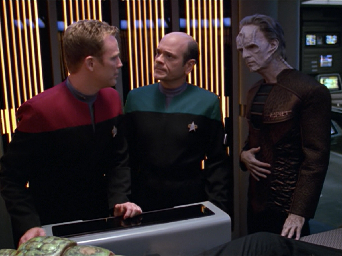 extant_StarTrek_VOY_5x08-NothingHuman_00970.jpg