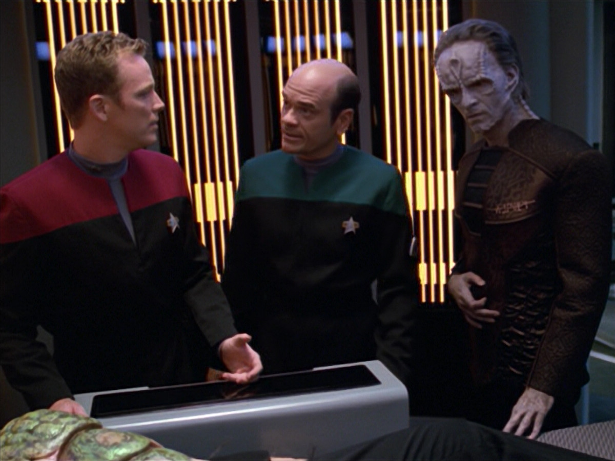 extant_StarTrek_VOY_5x08-NothingHuman_00974.jpg