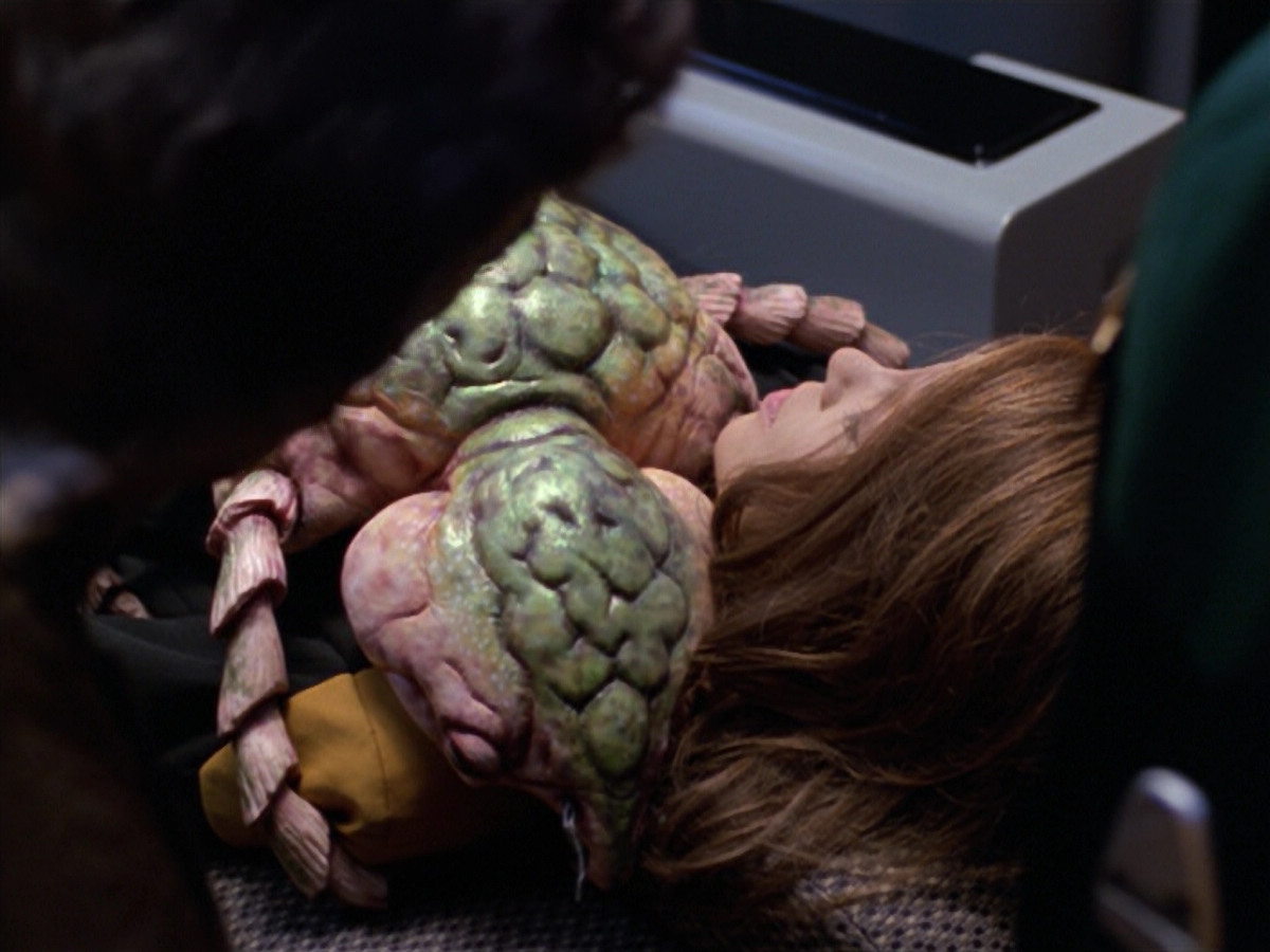 extant_StarTrek_VOY_5x08-NothingHuman_00982.jpg