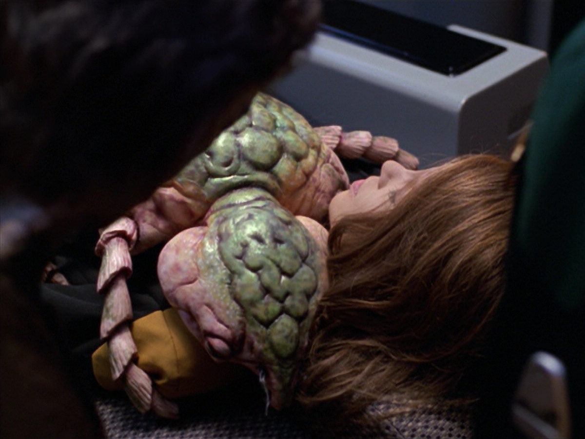extant_StarTrek_VOY_5x08-NothingHuman_00983.jpg