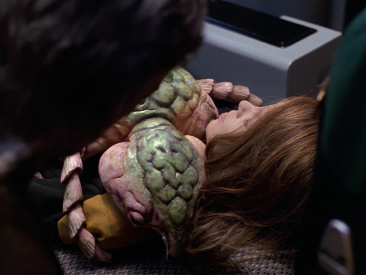 extant_StarTrek_VOY_5x08-NothingHuman_00984.jpg