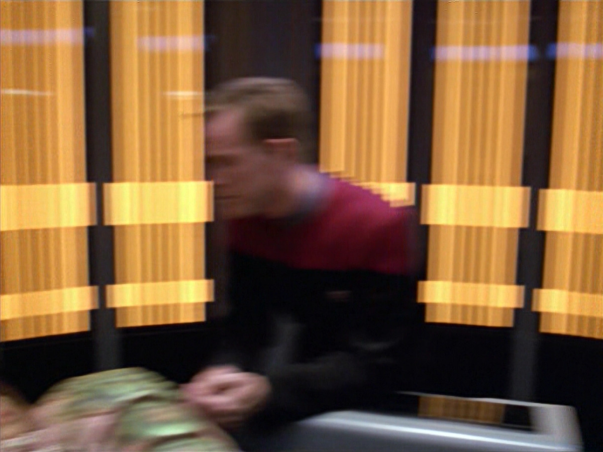 extant_StarTrek_VOY_5x08-NothingHuman_00996.jpg