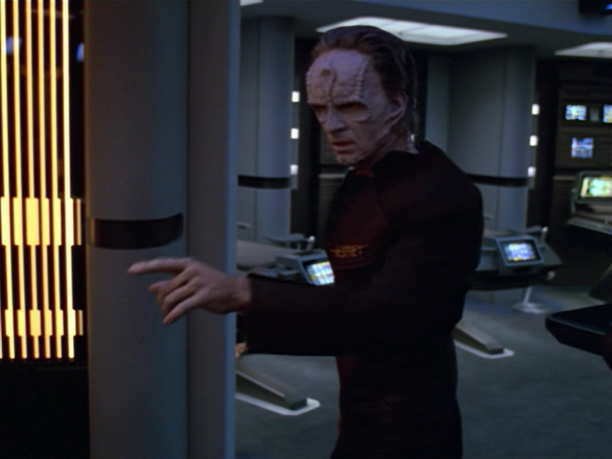 extant_StarTrek_VOY_5x08-NothingHuman_00998.jpg