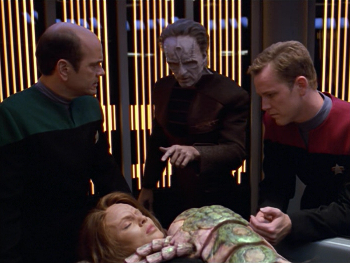 extant_StarTrek_VOY_5x08-NothingHuman_01003.jpg