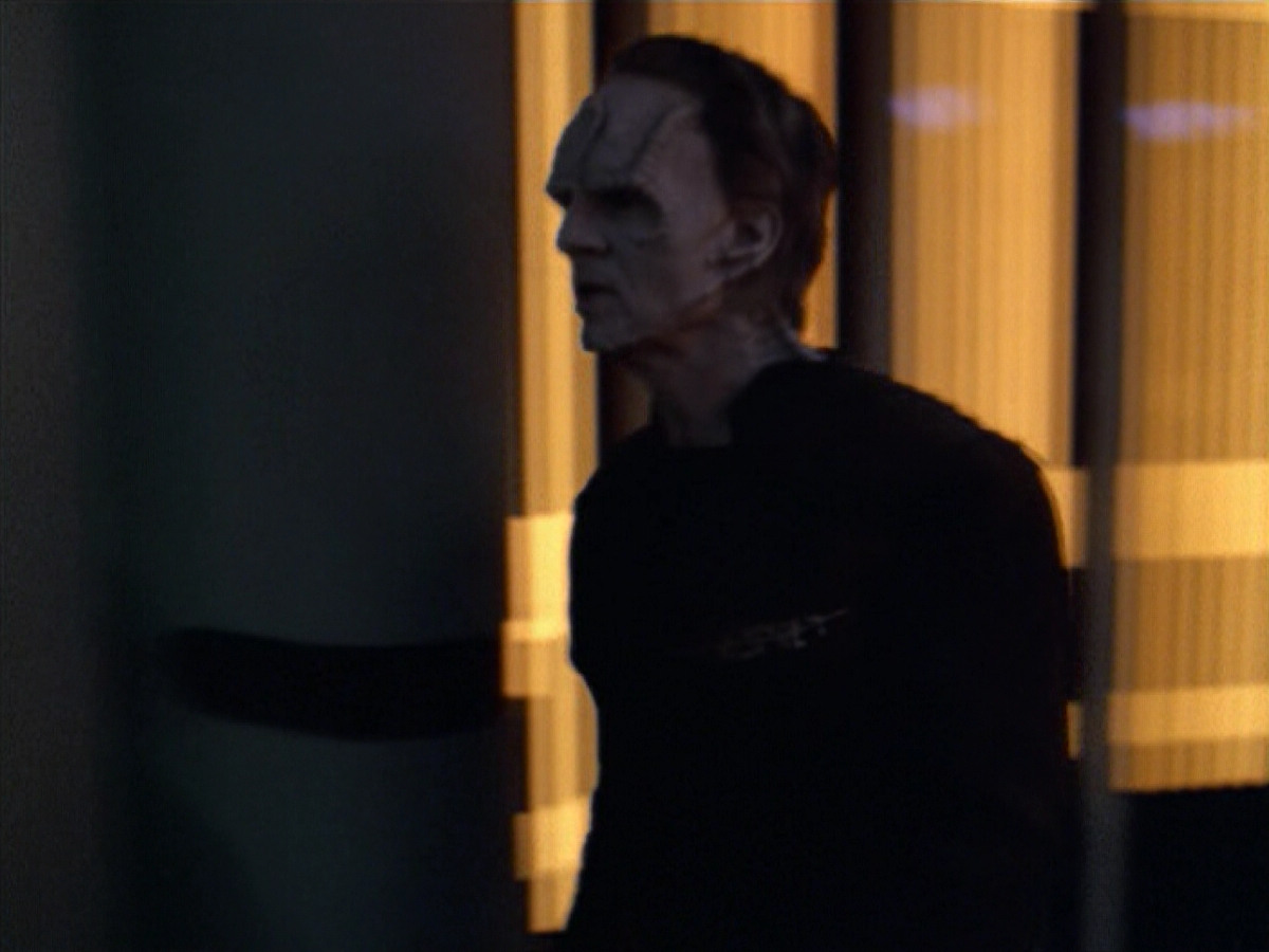 extant_StarTrek_VOY_5x08-NothingHuman_01026.jpg