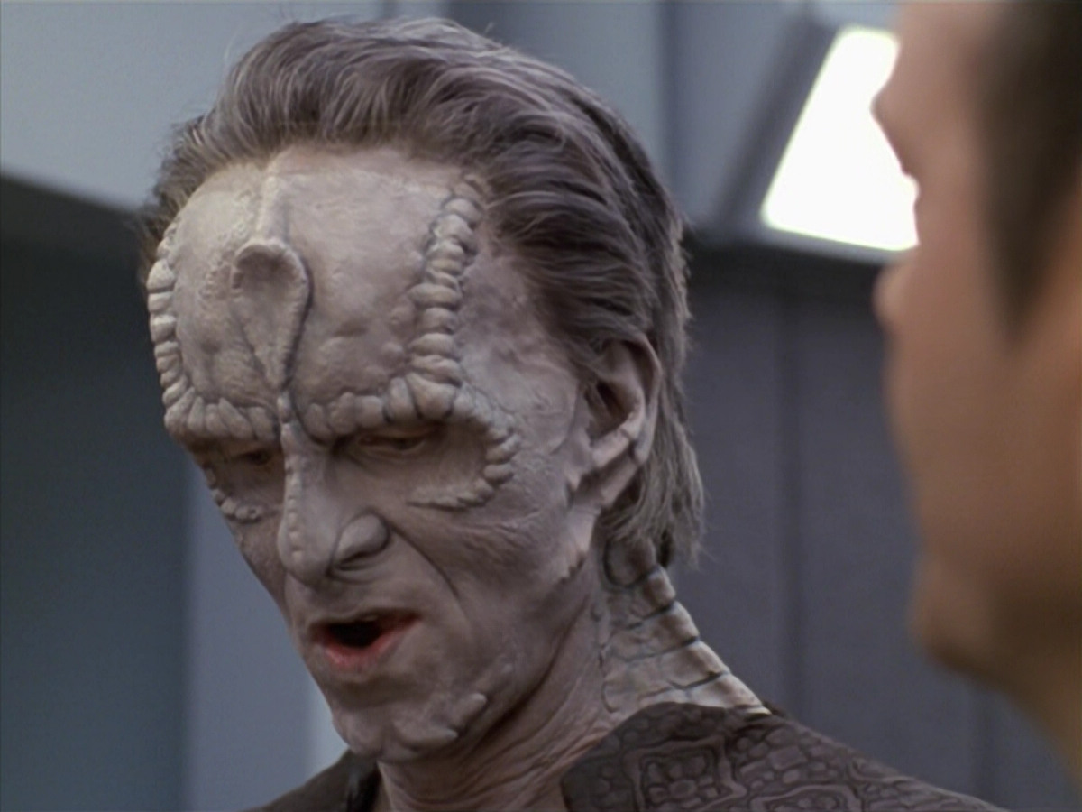extant_StarTrek_VOY_5x08-NothingHuman_01043.jpg